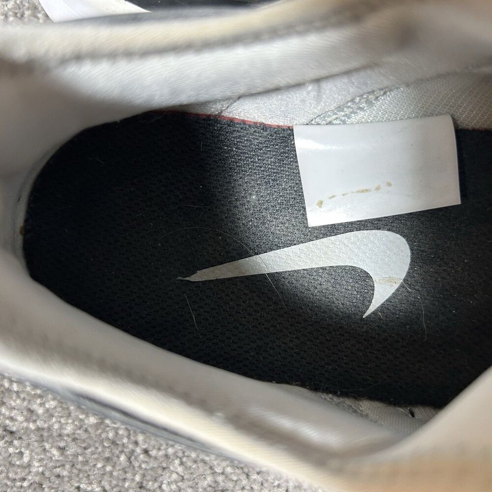 Nike Air Zoom Strong 843975-100 Women’s Sz 9.5 Gray Athletic Running Shoes Used - Picture 11 of 12
